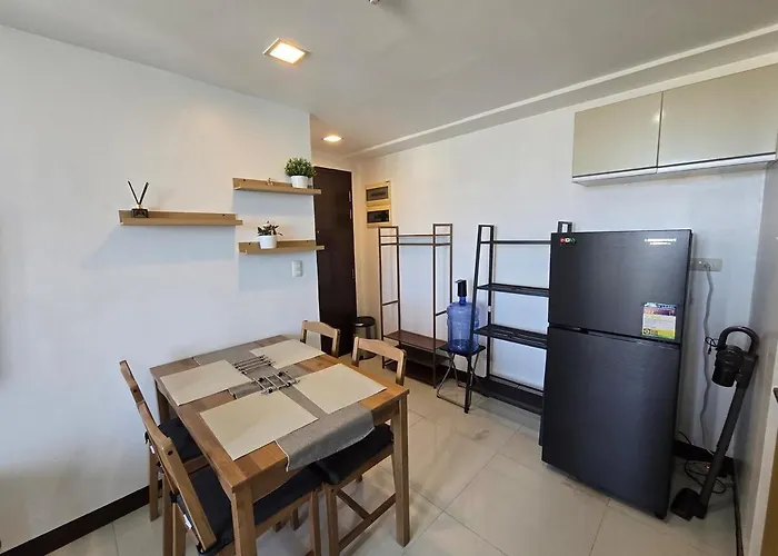 Apartamento Cozy Corner In Mckinley Walk To Venice Mall Manila
