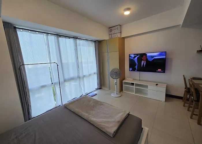 Cozy Corner In Mckinley Walk To Venice Mall Apartamento Manila