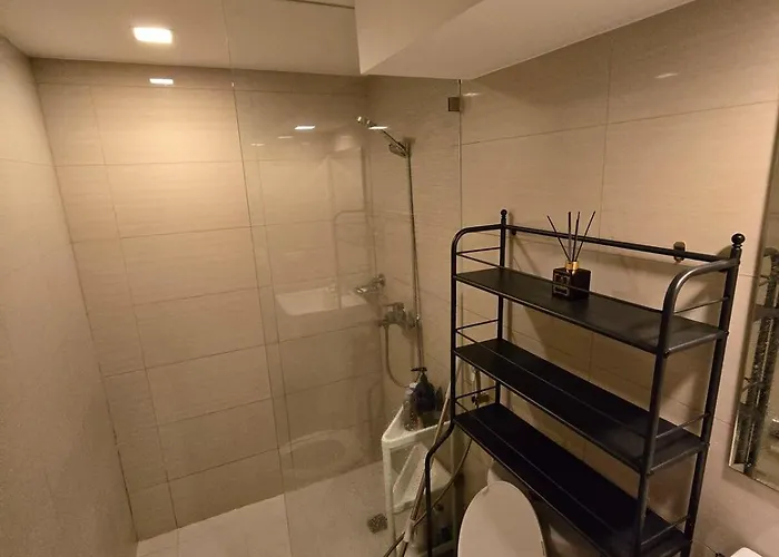Cozy Corner In Mckinley Walk To Venice Mall Apartamento