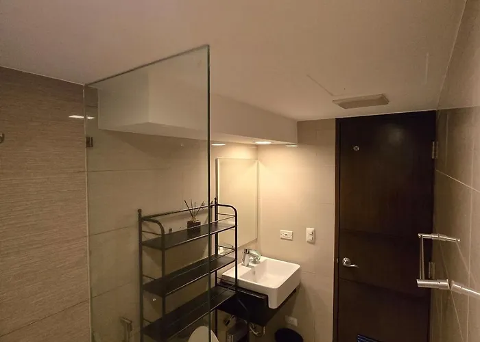 Cozy Corner In Mckinley Walk To Venice Mall Apartamento *