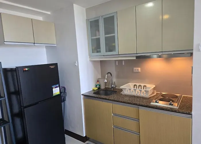 Cozy Corner In Mckinley Walk To Venice Mall Apartamento *