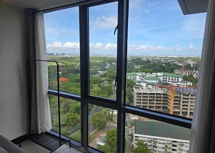 Cozy Corner In Mckinley Walk To Venice Mall Apartamento Manila