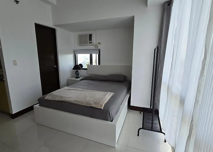 Cozy Corner In Mckinley Walk To Venice Mall Apartamento Manila
