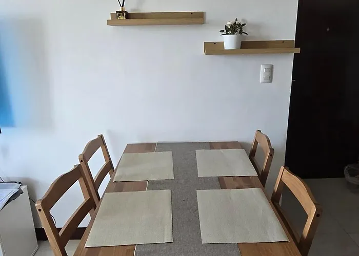 Cozy Corner In Mckinley Walk To Venice Mall